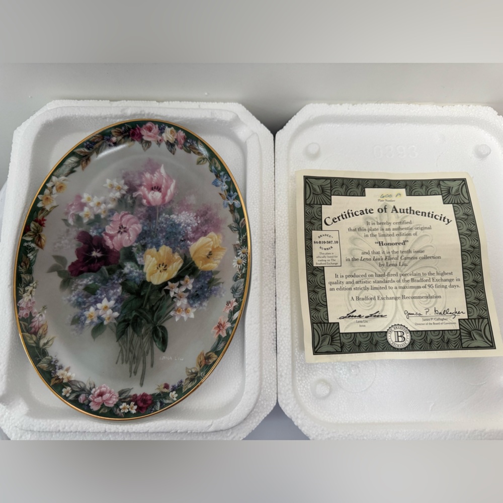 Vintage Lena Liu’s floral cameos “Everlasting ” porcelain plate 1997.